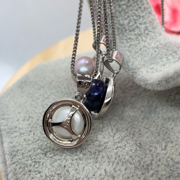 Natural Freshwater Pearl Necklace - Picture 4 of 6